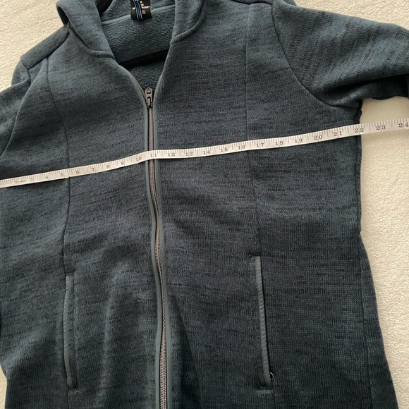 KUHL Ascendyr Hoody in Fleece Womens
Large Dark Green ☘️ Zip-Up Style 4376 - Picture 11 of 14